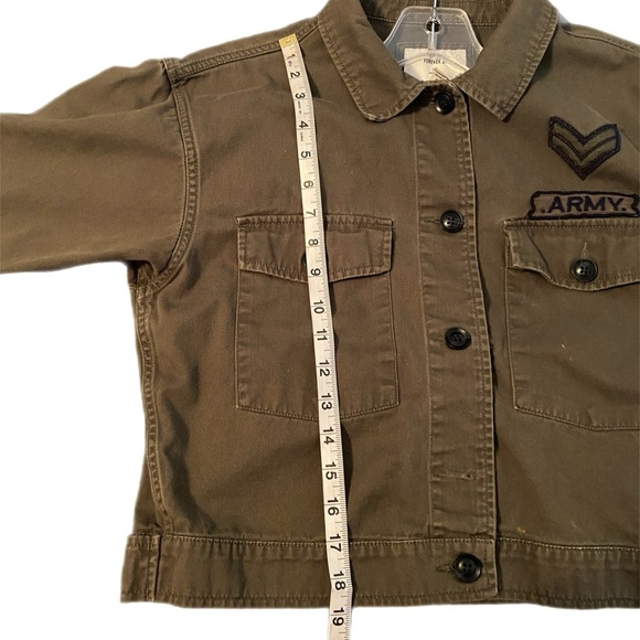 Cropped Army Green Utility Jacket F21 Military Fatigue Shacket size M. - Picture 9 of 10